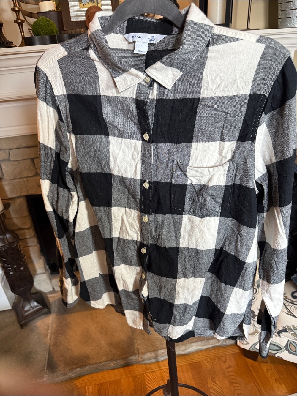 Old Navy Black & White Buffalo Plaid Button-Down Shirt